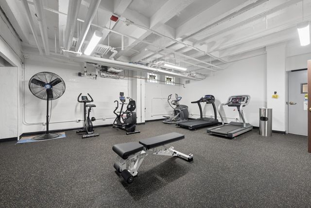 5000 S East End Avenue 15C, Chicago, IL 60615