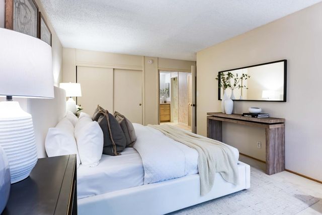 1100 Sharon Park Drive 3, Menlo Park, CA 94025