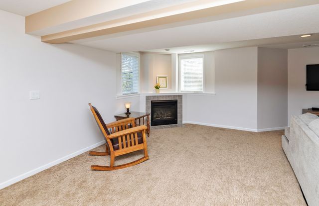 14448 Briarwood Lane, Urbandale, IA 50323