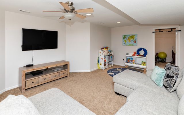 14448 Briarwood Lane, Urbandale, IA 50323