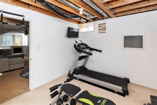 14448 Briarwood Lane, Urbandale, IA 50323