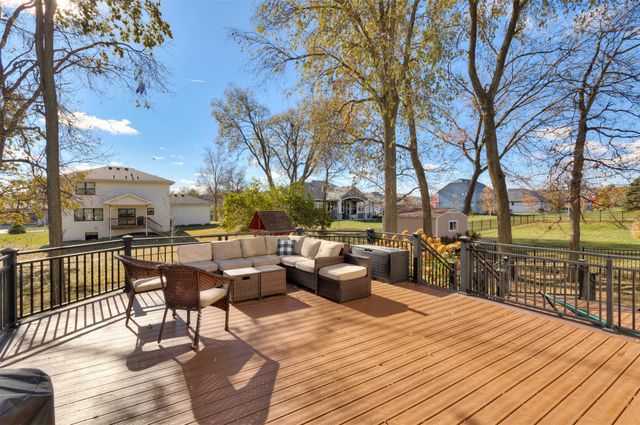 14448 Briarwood Lane, Urbandale, IA 50323