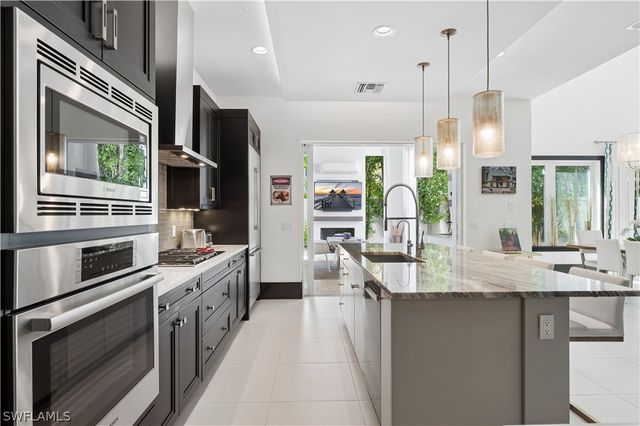 9214 Mercato WAY, Naples, FL 34108