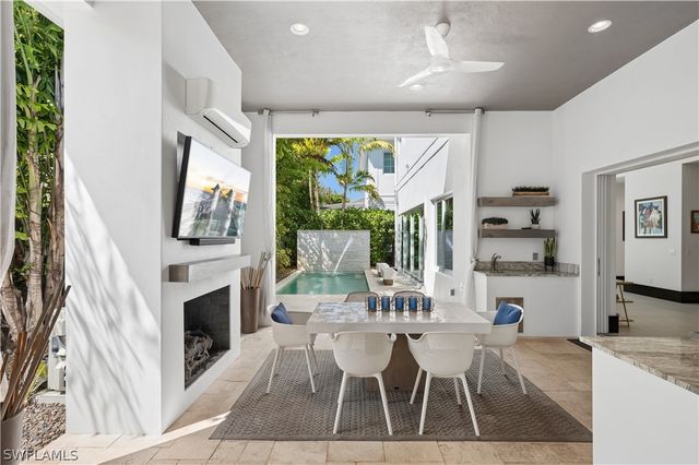 9214 Mercato WAY, Naples, FL 34108