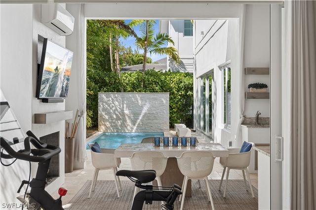 9214 Mercato WAY, Naples, FL 34108