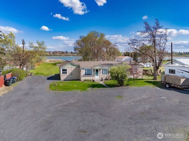 2001 W 2003 Lakeside Drive, Moses Lake, WA 98837