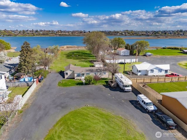 2001 W 2003 Lakeside Drive, Moses Lake, WA 98837