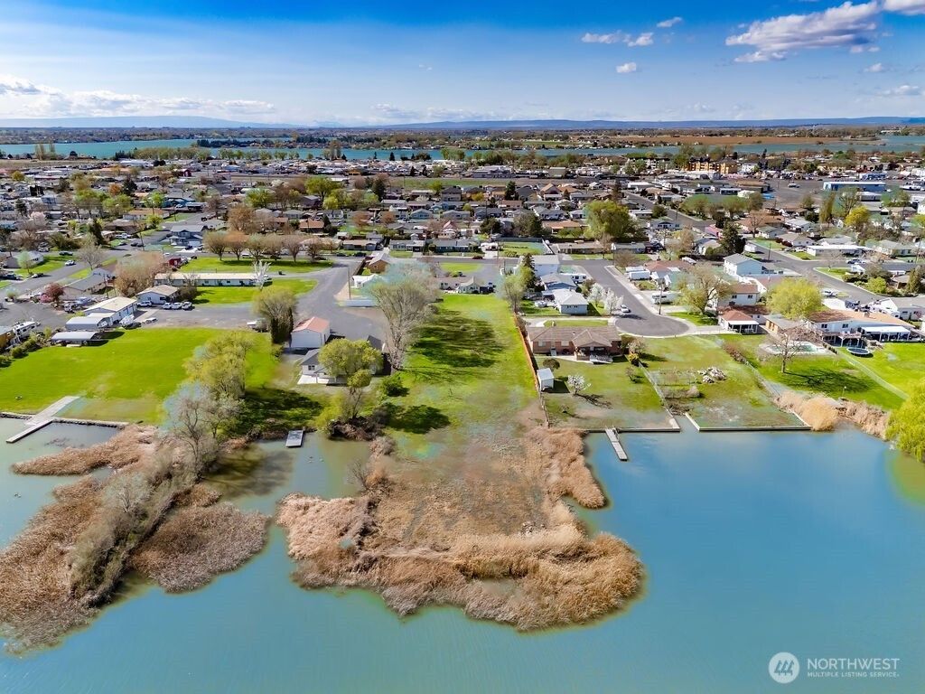 2001 W 2003 Lakeside Drive, Moses Lake, WA 98837
