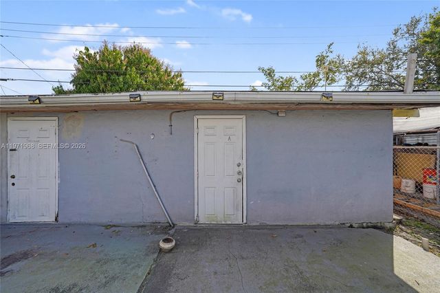 840 E 17th St, Hialeah, FL 33010