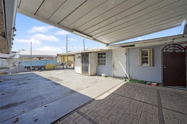 840 E 17th St, Hialeah, FL 33010