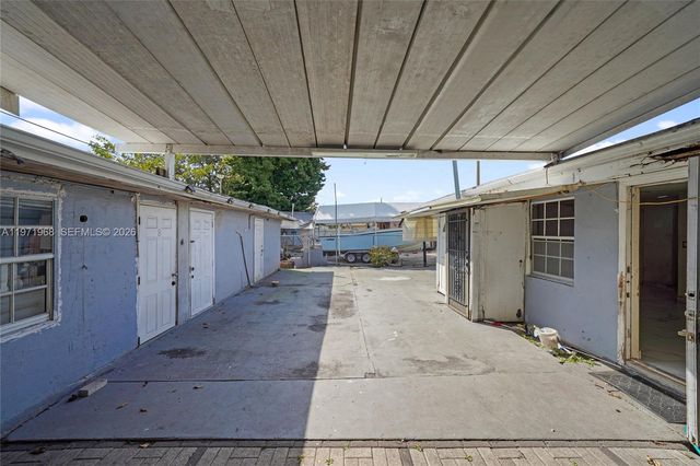 840 E 17th St, Hialeah, FL 33010