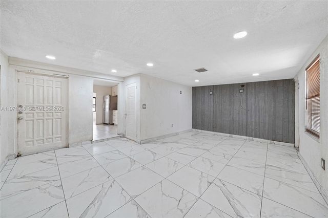 840 E 17th St, Hialeah, FL 33010