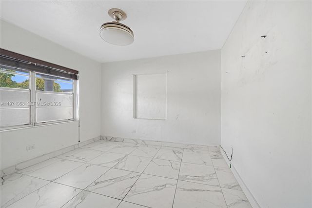 840 E 17th St, Hialeah, FL 33010