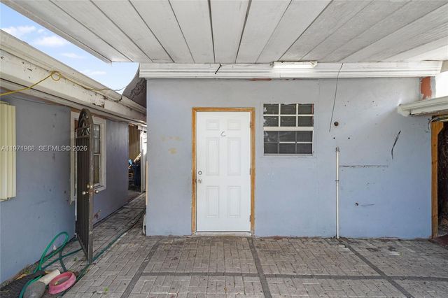 840 E 17th St, Hialeah, FL 33010