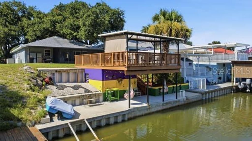 Image 2 of property listing at 175 RANDLE AVENUE, Oak Hill, FL 32759