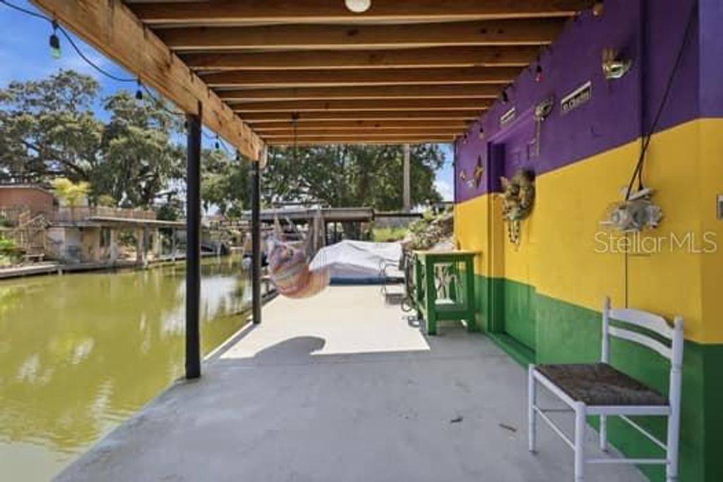 Image 16 of property listing at 175 RANDLE AVENUE, Oak Hill, FL 32759