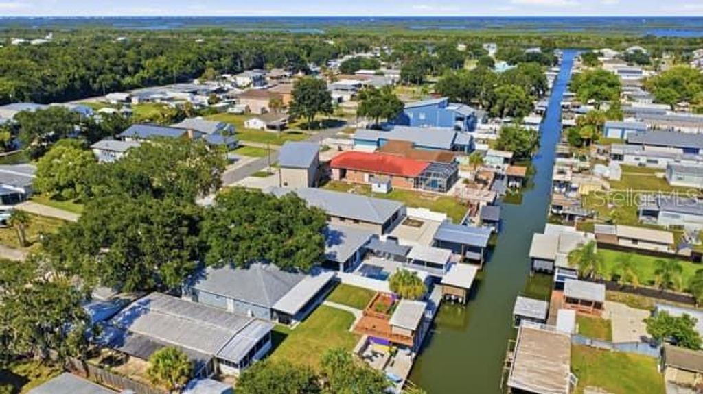 Image 22 of property listing at 175 RANDLE AVENUE, Oak Hill, FL 32759
