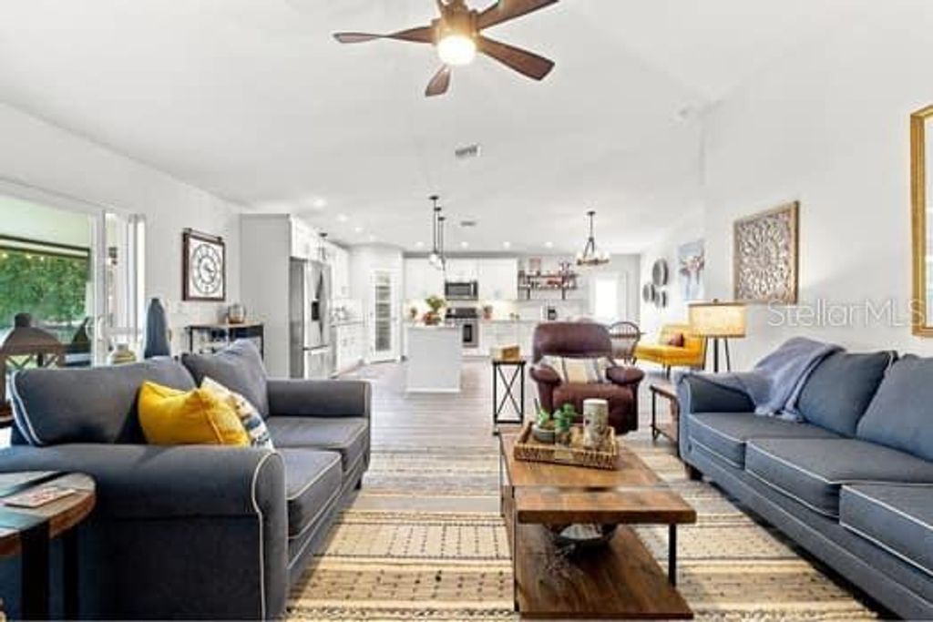Image 7 of property listing at 175 RANDLE AVENUE, Oak Hill, FL 32759