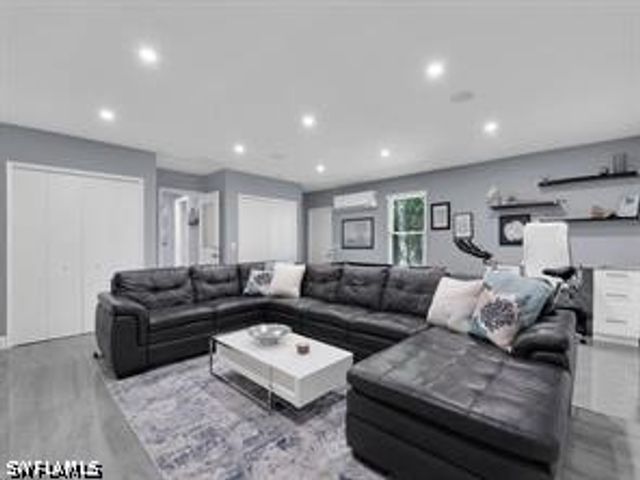 1902 Princess CT, Naples, FL 34110