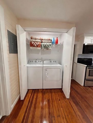 1573 NE 33rd Street, Oakland Park, FL 33334