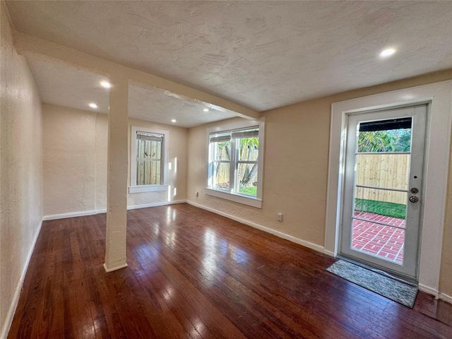 1573 NE 33rd Street, Oakland Park, FL 33334