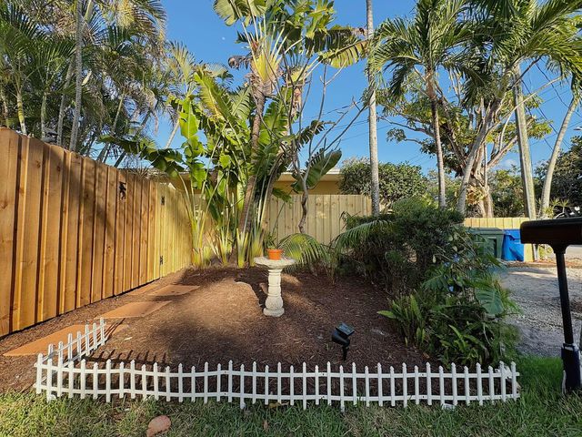 1573 NE 33rd Street, Oakland Park, FL 33334