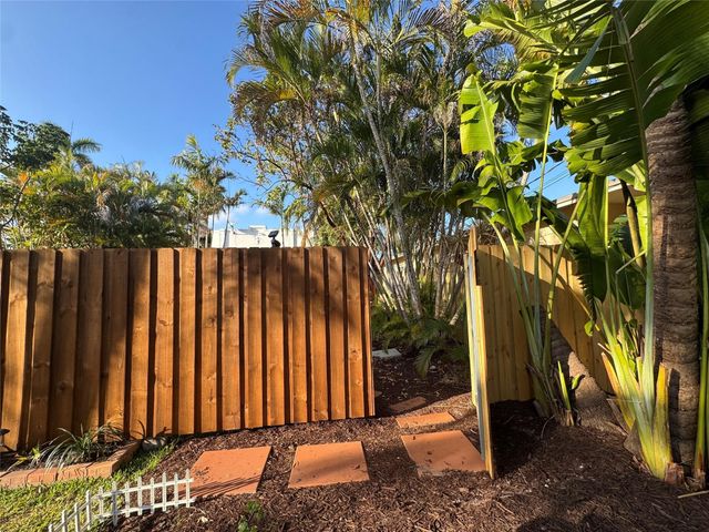 1573 NE 33rd Street, Oakland Park, FL 33334