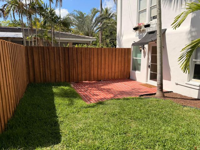 1573 NE 33rd Street, Oakland Park, FL 33334