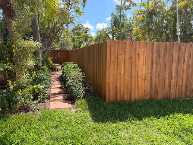 1573 NE 33rd Street, Oakland Park, FL 33334