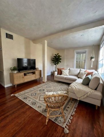 1573 NE 33rd Street, Oakland Park, FL 33334