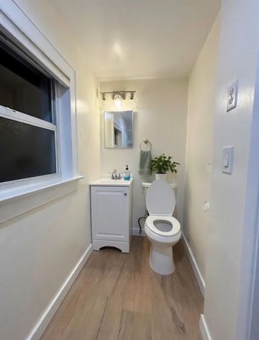 1573 NE 33rd Street, Oakland Park, FL 33334