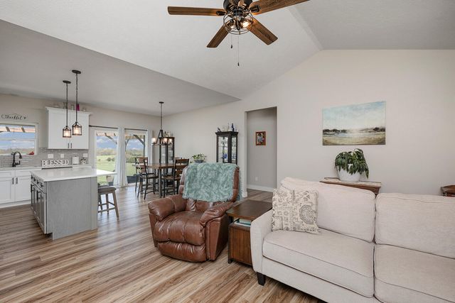 13421 W Farm Road 194, Billings, MO 65610