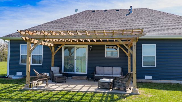 13421 W Farm Road 194, Billings, MO 65610