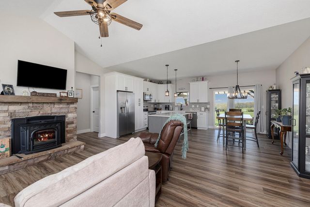 13421 W Farm Road 194, Billings, MO 65610