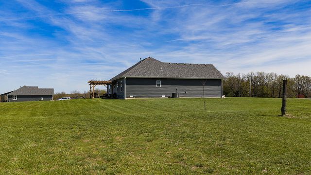 13421 W Farm Road 194, Billings, MO 65610