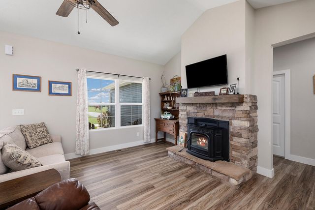 13421 W Farm Road 194, Billings, MO 65610