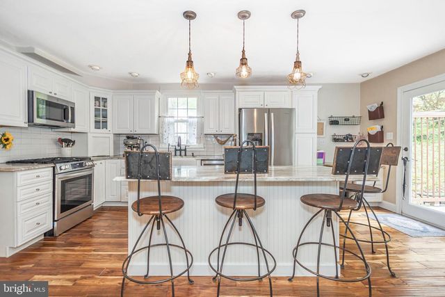 71 OAK DR, Doylestown, PA 18901