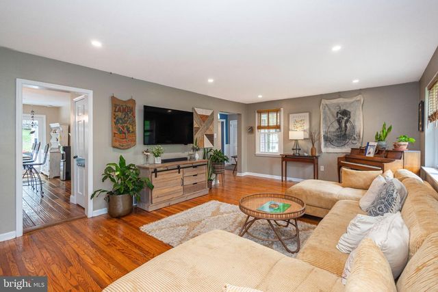 71 OAK DR, Doylestown, PA 18901