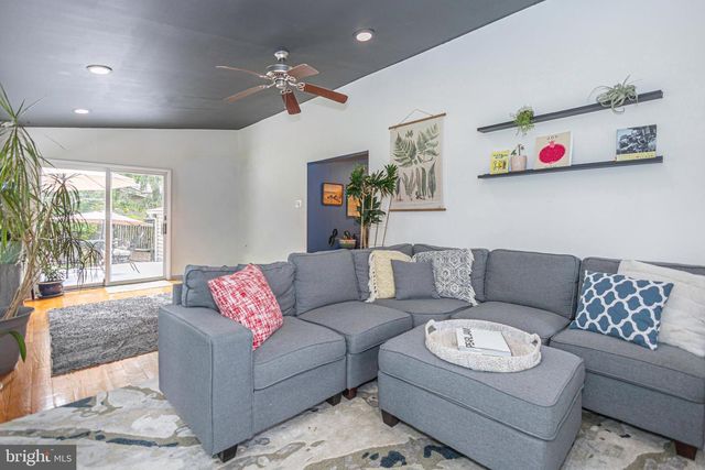 71 OAK DR, Doylestown, PA 18901
