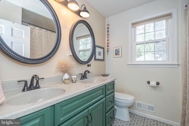 71 OAK DR, Doylestown, PA 18901
