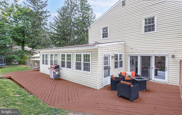 71 OAK DR, Doylestown, PA 18901