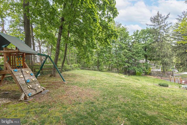 71 OAK DR, Doylestown, PA 18901