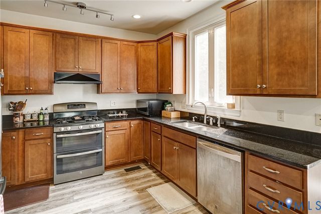 8805 Eli Pl, Glen Allen, VA 23060