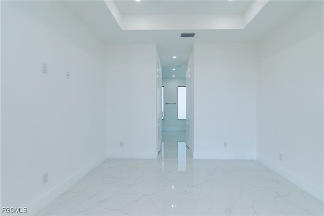 2124 NE 28th ST, Cape Coral, FL 33909