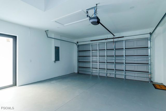 2124 NE 28th ST, Cape Coral, FL 33909