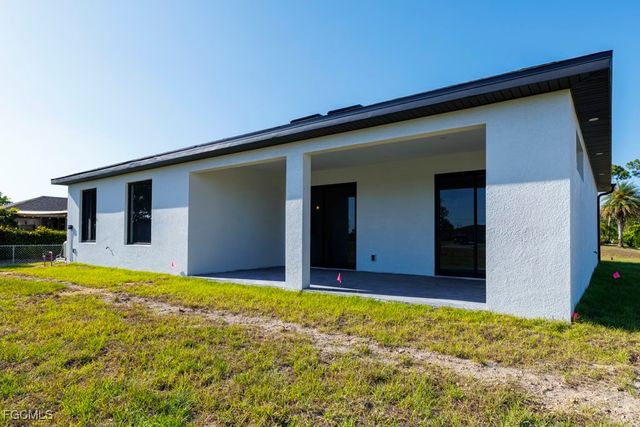 2124 NE 28th ST, Cape Coral, FL 33909