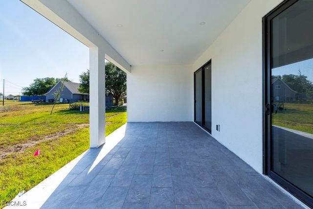 2124 NE 28th ST, Cape Coral, FL 33909