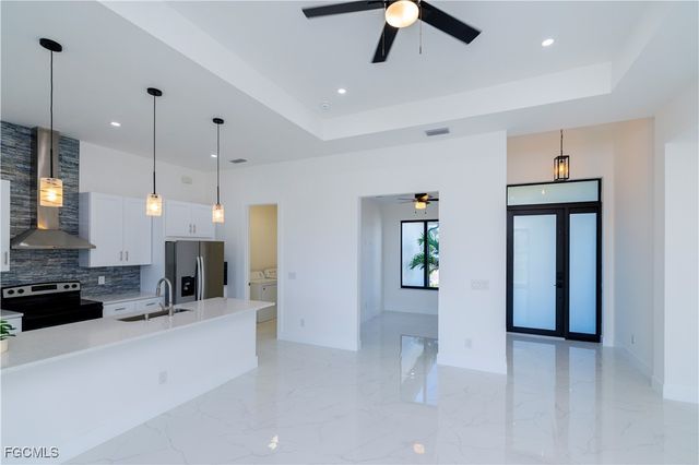 2124 NE 28th ST, Cape Coral, FL 33909