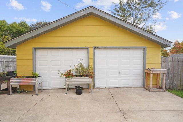 6027 37th AVENUE, Kenosha, WI 53142