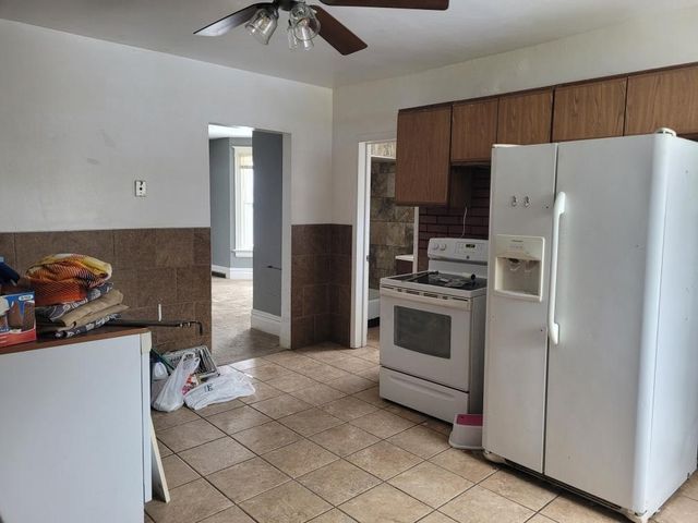 6027 37th AVENUE, Kenosha, WI 53142